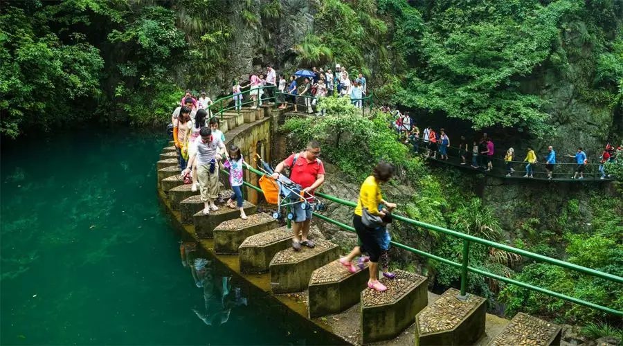 【4天五一小長假攻略】-西尼機電預(yù)祝各位“五一勞動節(jié)”快樂！